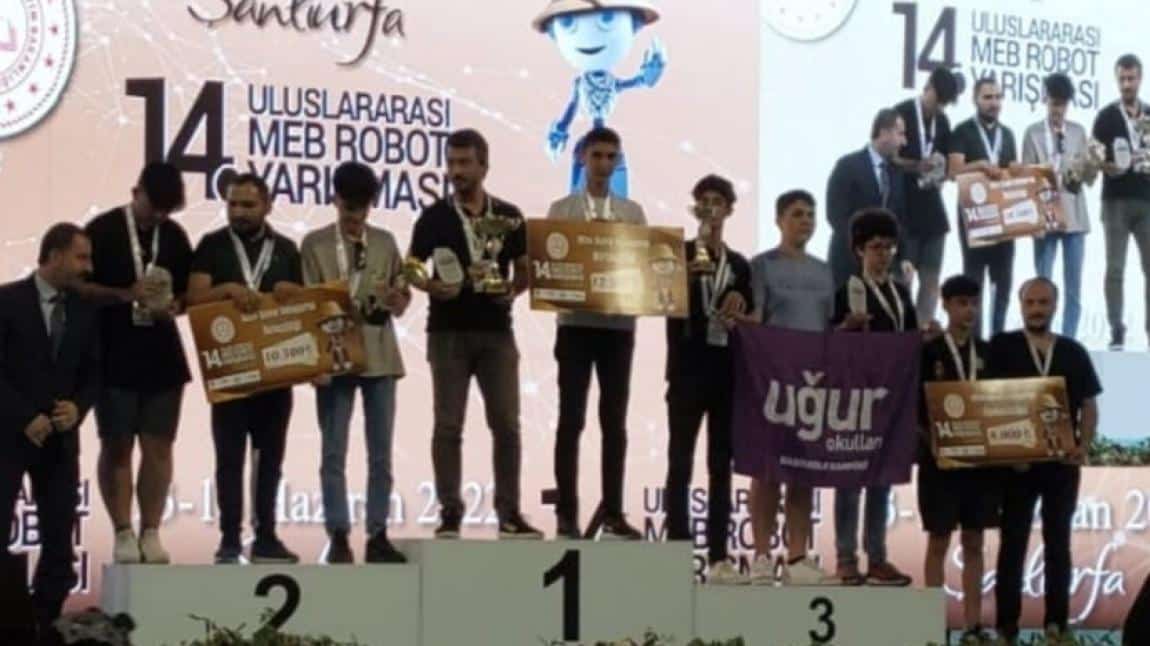 14.Uluslararası MEB Robot Yarışması için 4 kategori 10 robot ile gittiğimiz Şanlıurfa'dan  şampiyon olarak dönüyoruz.